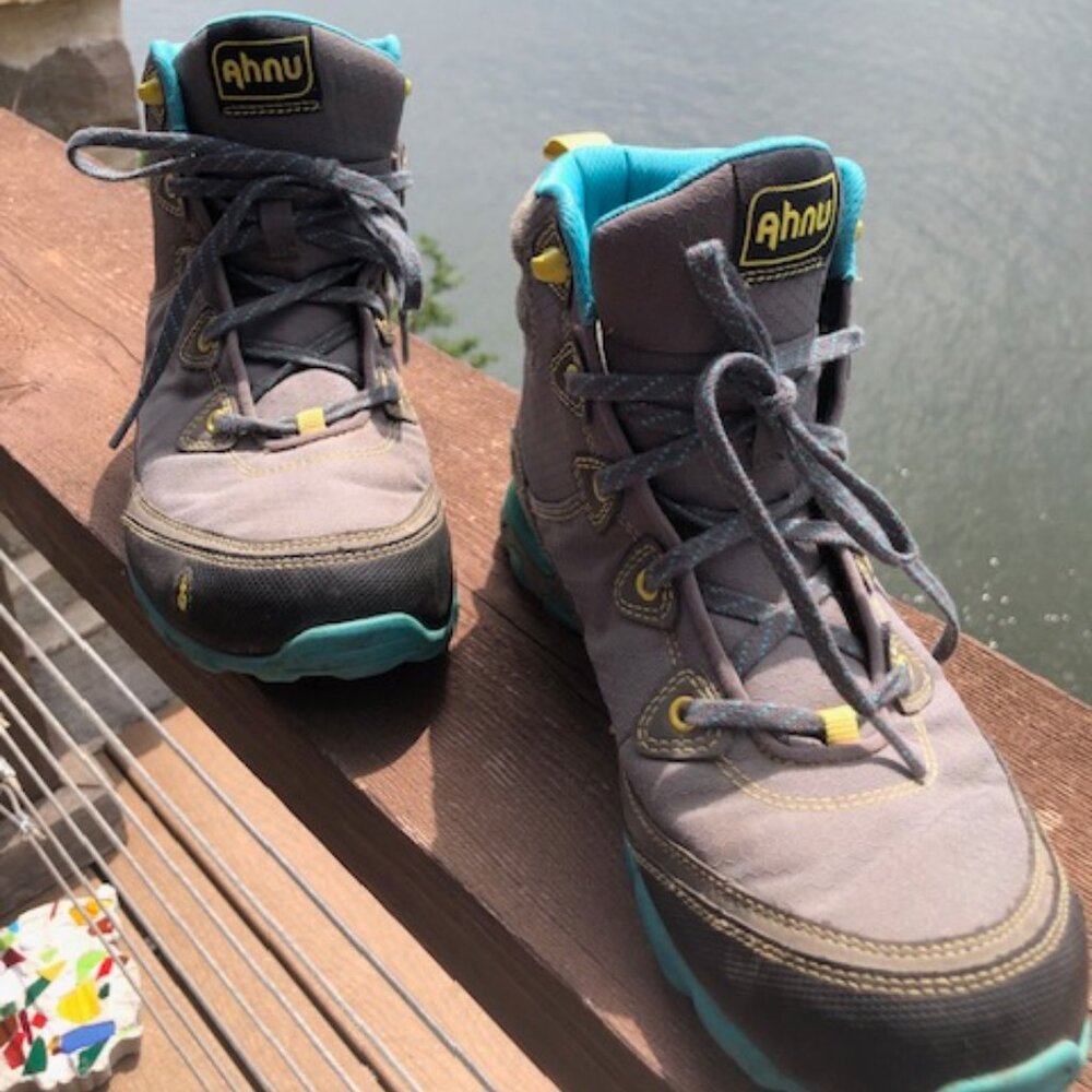 Ahnu Vibram Waterproof Hiker (Sz 8.5)